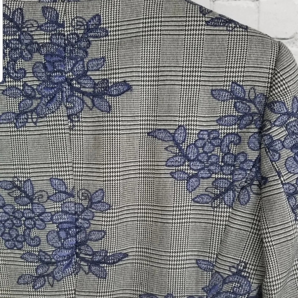 Zara Gray and Blue Floral Blazer - Picture 6 of 11